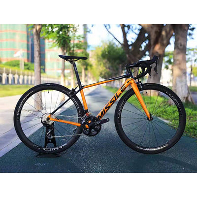 탄소 로드바이크 가벼운 디스크 브레이크 자전거 탄소 프레임과 페달 없이 8.5 kg