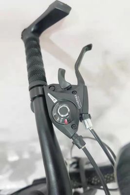 가벼운 26 인치 알루미늄 합금 도로 자전거 21 스피드 기어 및 150KG 부하 용량